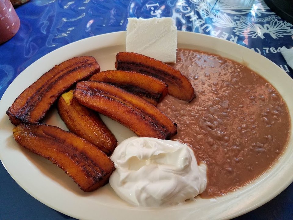 Fried Bananas with Beans and Cream